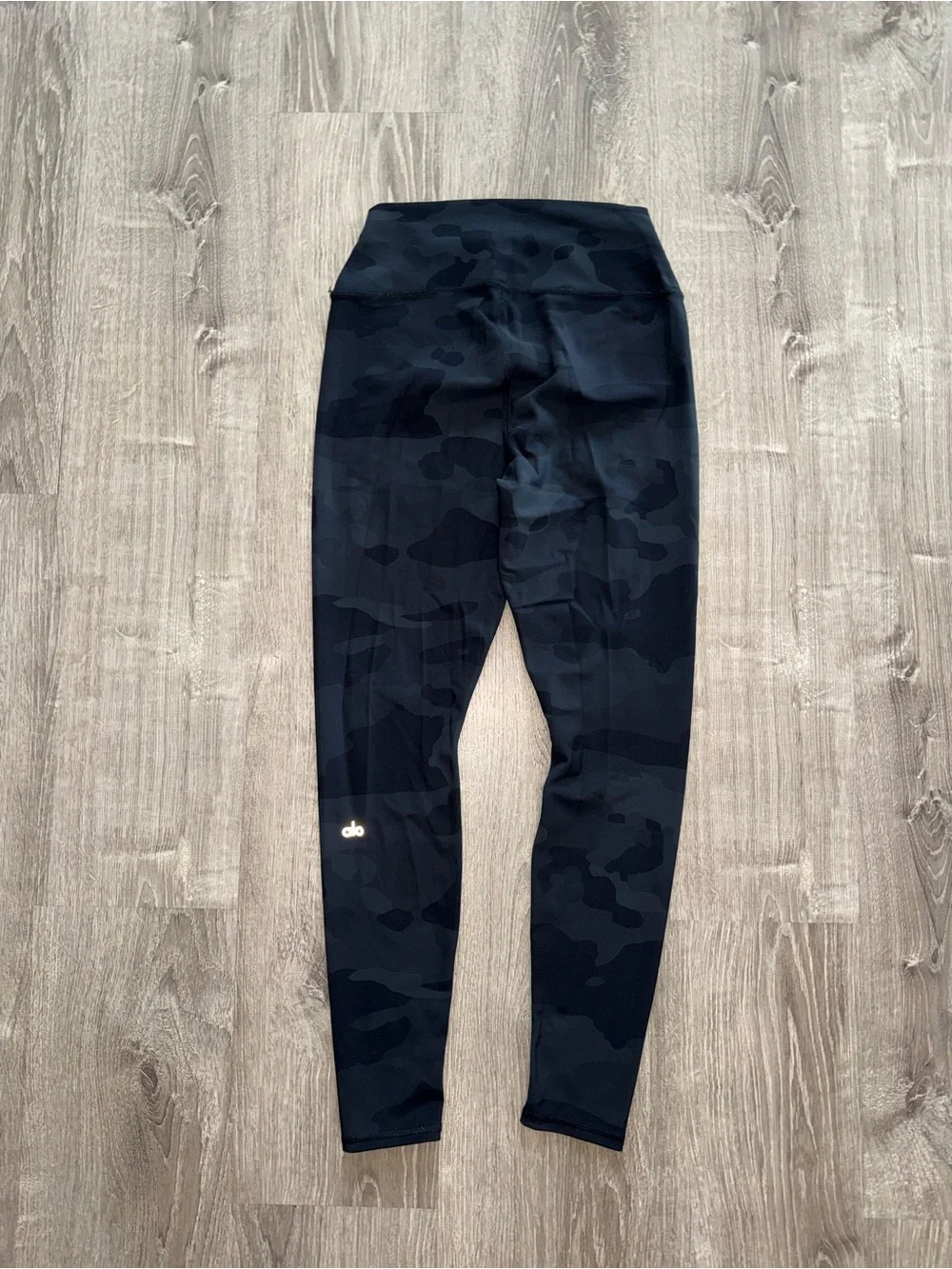 Women’s Alo  Black Camo Active Leggings